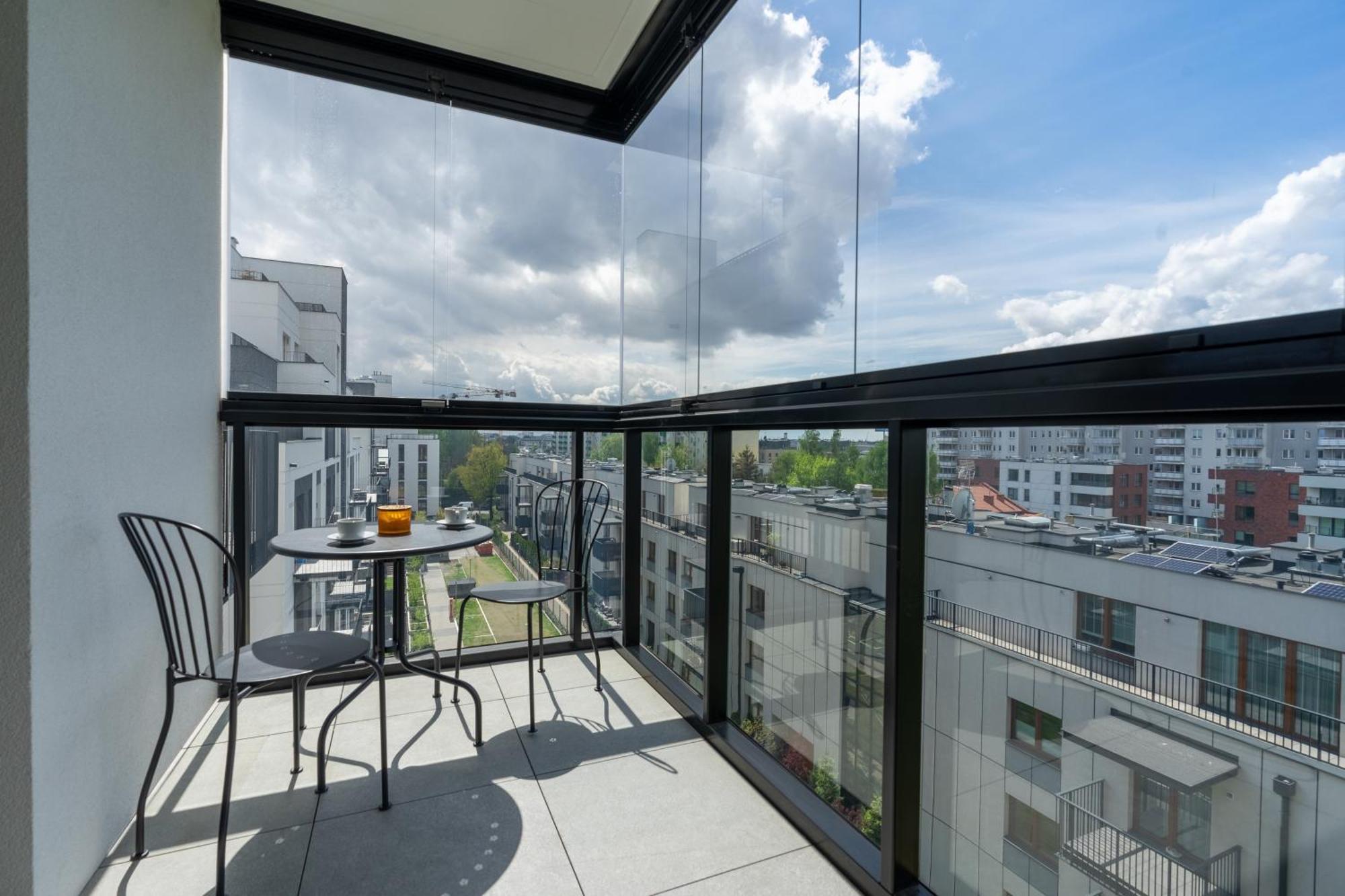 Apartament Bemowo - Parking, Balcony & Workspace - By Rentujemy